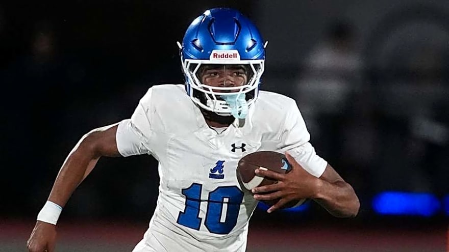 Four-Star Quarterback Sets Commitment Date With Mississippi State in the Mix