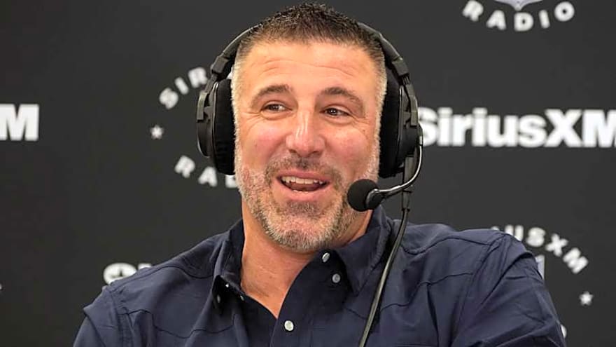 Insider Hilariously Roasts Patriots&#39; Mike Vrabel