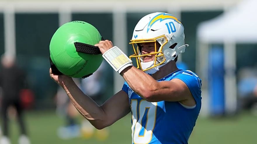 4 Major Overreactions to Chargers Training Camp's First Padded Practice