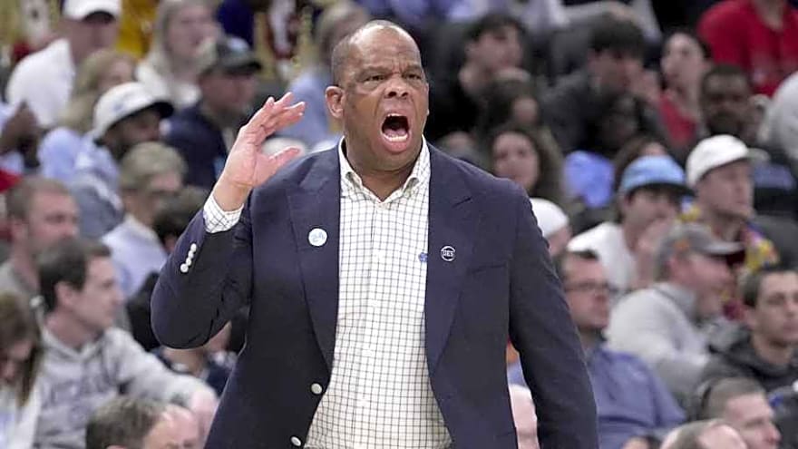 Hubert Davis Reconstructs UNC&#39;s Offense With Intentionality