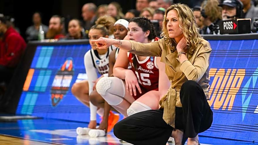 Oklahoma's Season Ends in Sweet 16 With Loss to South Carolina