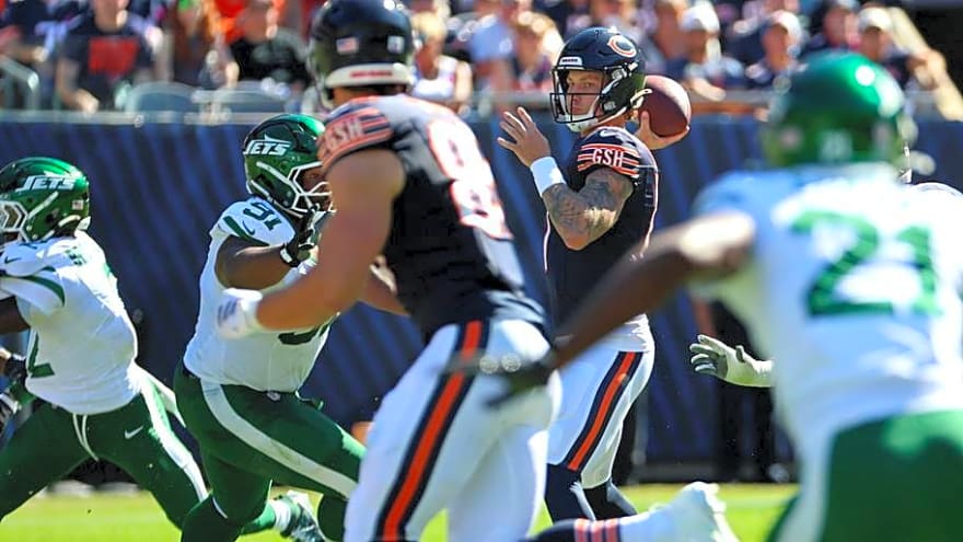 Bears QB ID Game Shouldn't Be Necessary After Tyson Bagent's Effort