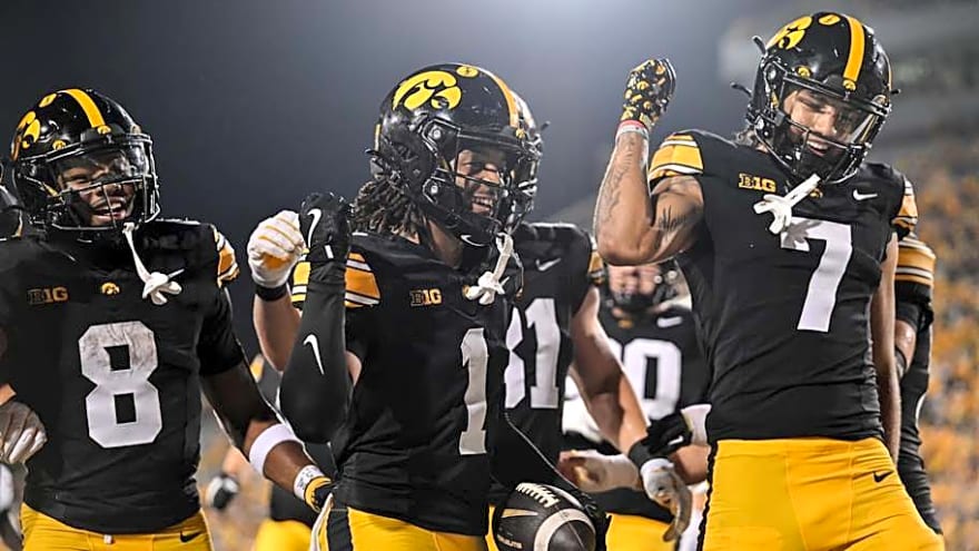 Iowa Blows Out UMass in Non-Conference Finale