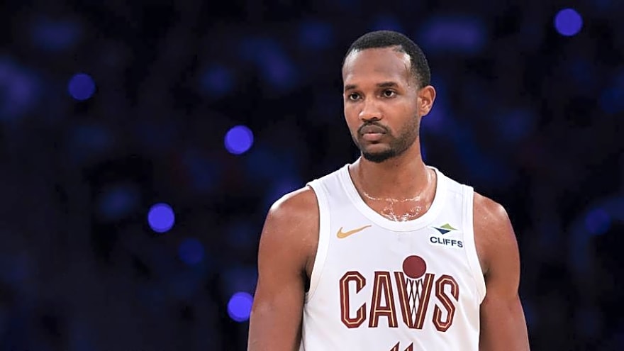 Kenny Atkinson, Cavs Have Plan for Evan Mobley to be Used Like Hall-of-Famer