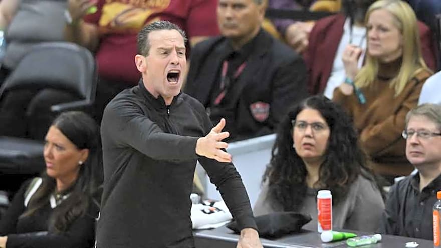 This fatal error is why the Cleveland Cavaliers keep losing games