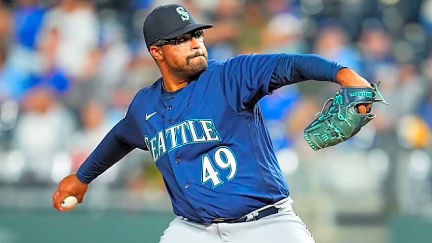 Diamondbacks Sign Former Mariners Reliever