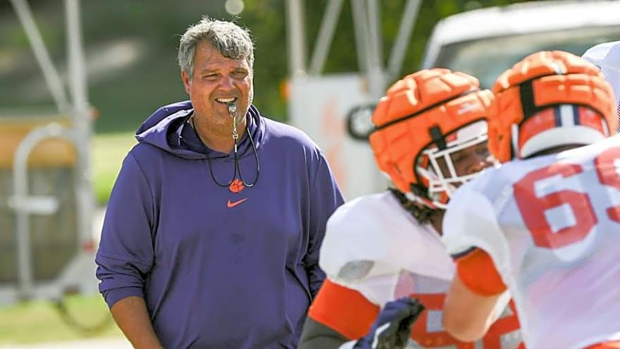 Clemson Tigers Contending for Stud Offensive Line Prospect