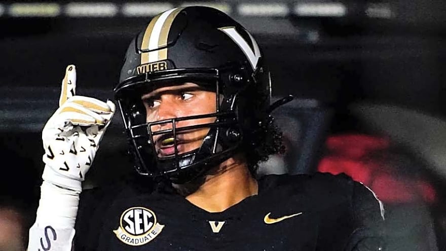 Eli Stowers Earns AP All-American Honors: The Anchor