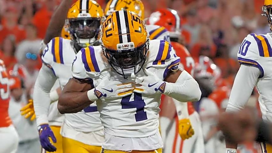 Cowboys 2026 mock draft lands Trevon Diggs replacement, star LB