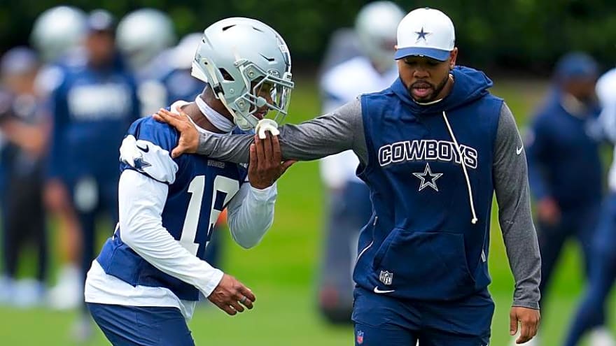 Ex-Eagles Star Admits Christian Parker Leaving for Cowboys 'Hurt Feelings'