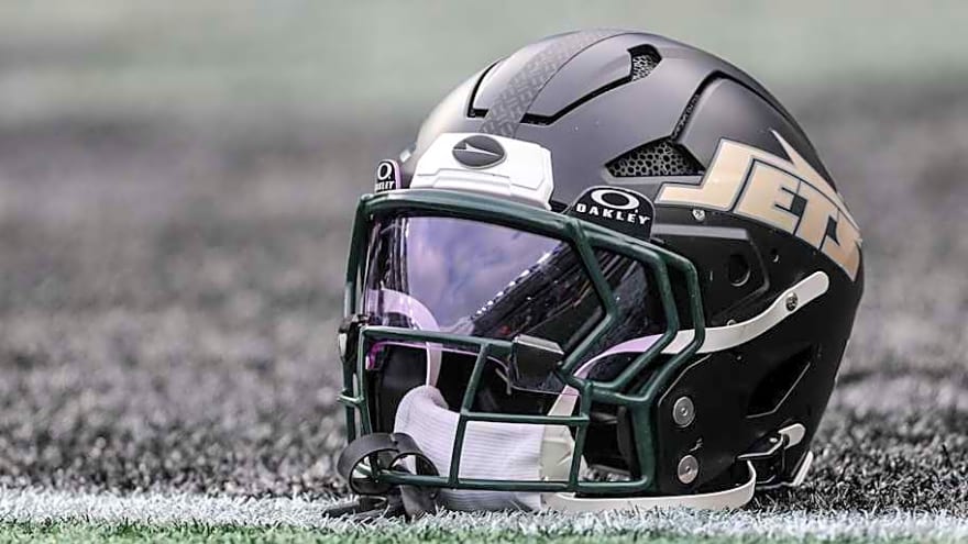 NFL Mock Draft: Jets Land Next Franchise QB in Round 1