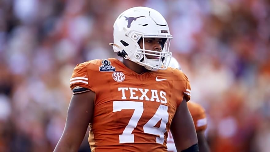 5 Stats That Highlight Texas’ New-Look Offensive Line