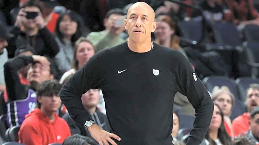 Kings Coach Doug Christie Makes Concerning Observation After Loss to Bulls