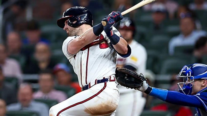 Braves Opt to Scratch Lane Thomas From Lineup After Apparent Injury