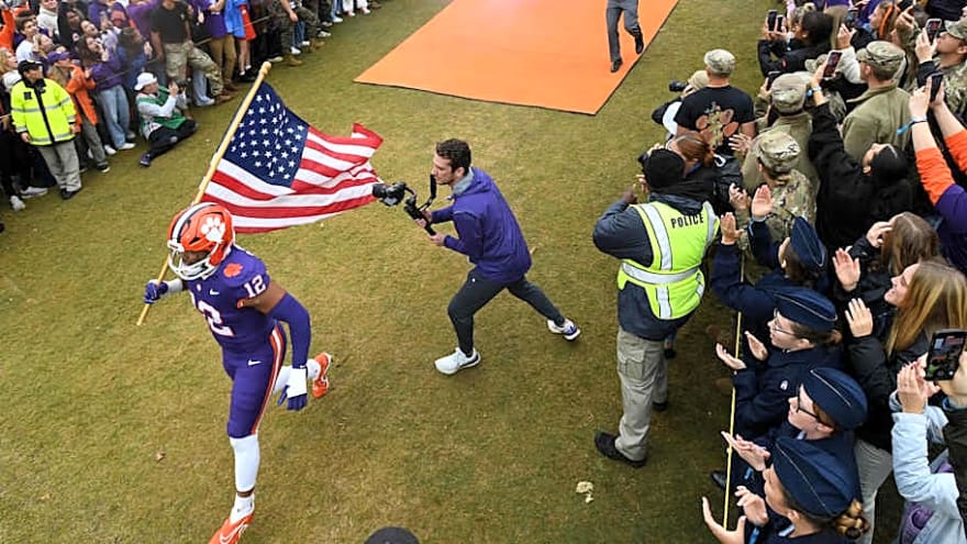 Clemson DE T.J. Parker Making Number Change To Honor Father