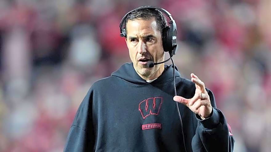 How Wisconsin Badgers football could still make a bowl game if they beat Minnesota