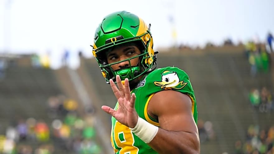 New Mock Draft Has Buccaneers Making Interesting Decision at Pick 15