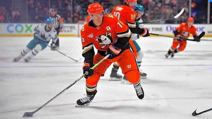 Ducks&#39; Ryan Strome to Make Season Debut After Injury