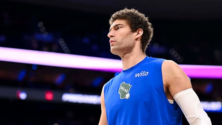  Clippers Sign Ex-Lakers, Bucks Center To Two-Year Deal