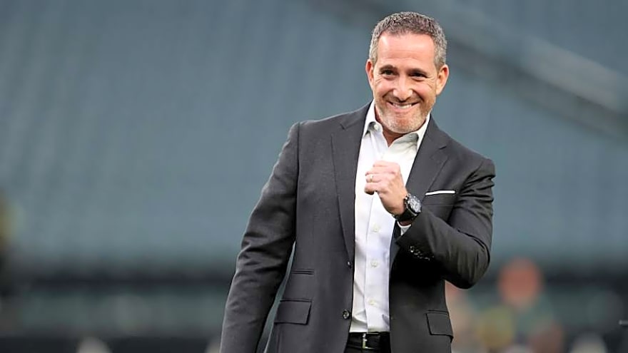 Latest Eagles trade deadline news shows Howie Roseman is cooking up something