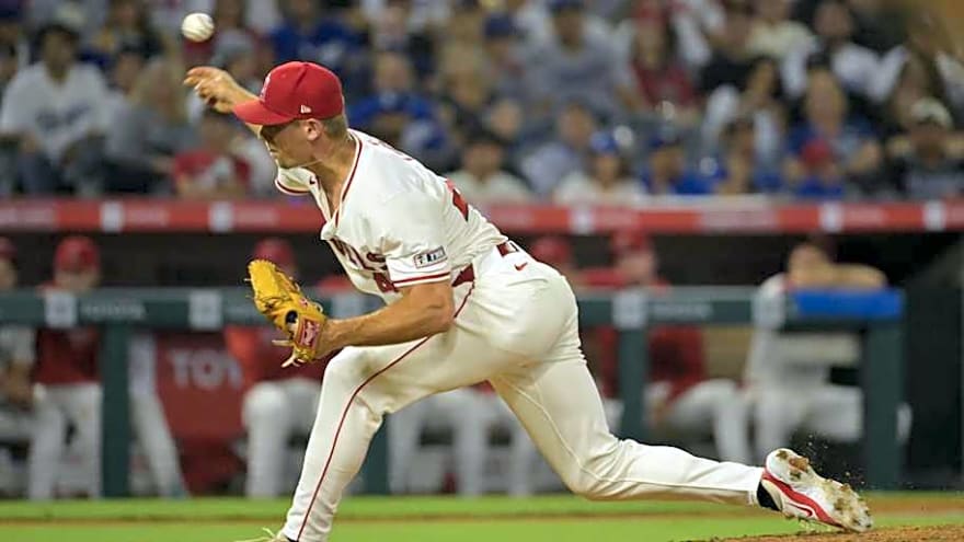 Top Bullpen Storylines as Pitchers and Catchers Report