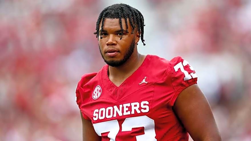 Oklahoma Offensive Lineman Says He'll Enter Transfer Portal