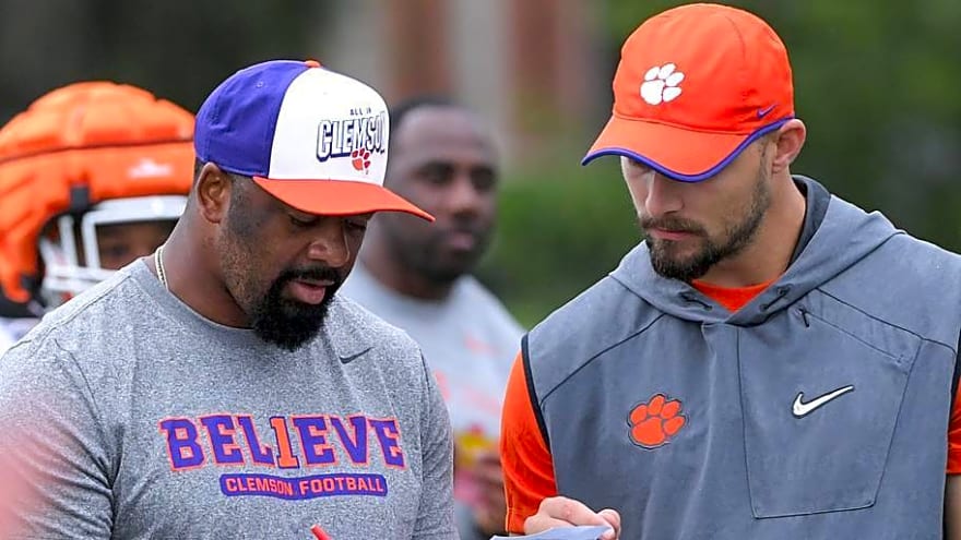 Elite 2028 Dual-Threat Quarterback Predicted to Land with Clemson Tigers