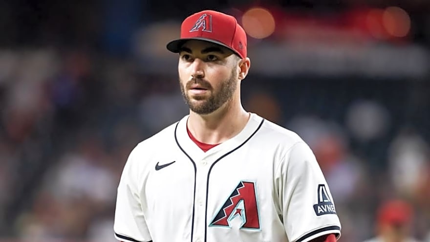 Diamondbacks Outright 4 Players