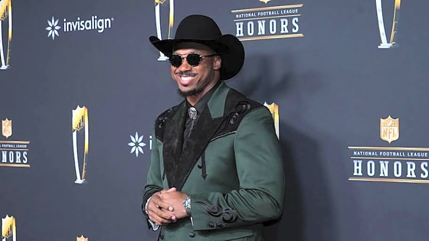What Myles Garrett, Carson Schwesinger Said About Each Other at NFL Honors