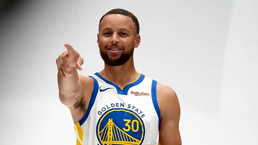 Steph Curry Puts NBA Contenders on Notice Before Year 17