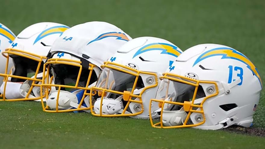 Chargers urged to make fit with former $110M free agent work
