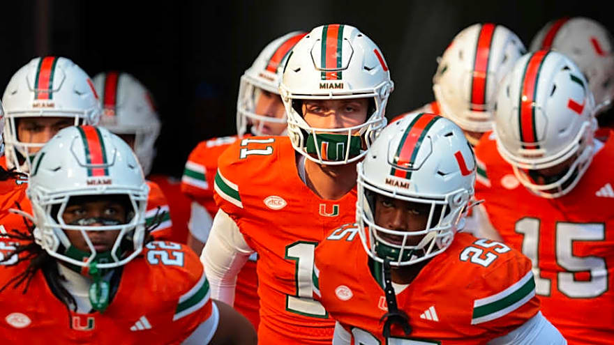 No. 12 Miami Prepare for 'Real Football Weather' Against No. 22 Pitt