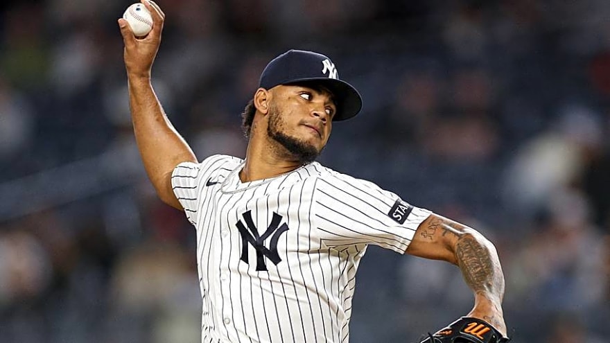 Pirates Trade Yankees for Relief Pitcher