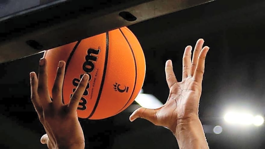 Look: Cincinnati Bearcats Basketball Stars Together on Court to Spark Summer Workouts