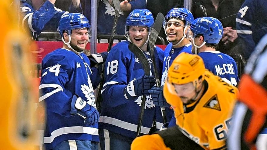 Maple Leafs forward is dealing with a mysterious new injury