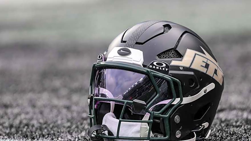 NFL Mock Draft: Jets Land Star Defender Instead of Arvell Reese