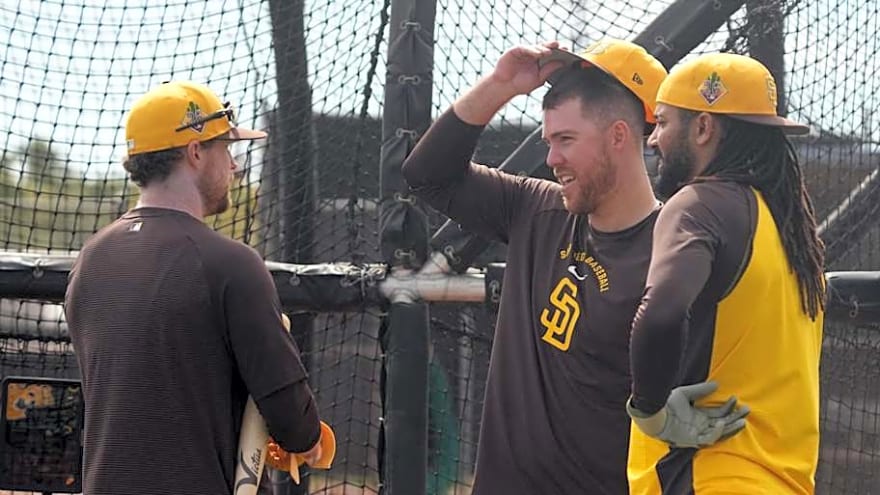 Padres Infielder Wants to Pitch for Team This Season