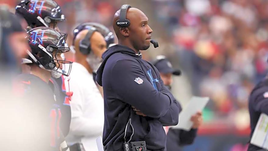 DeMeco Ryans, Mike Vrabel Set for Chess Match in Texans-Patriots