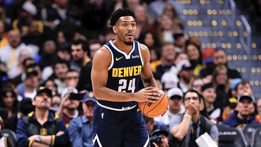 Clippers Make Surprise Point Guard Signing to Shake Up End of Roster