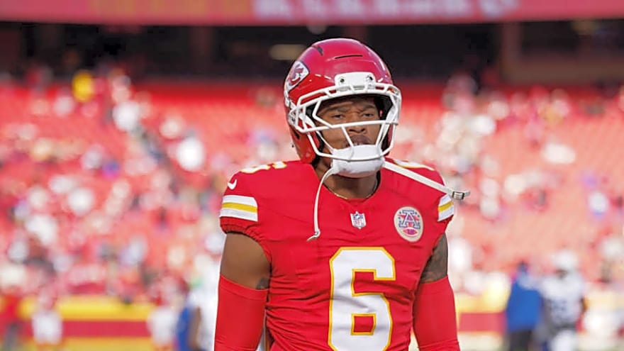 AFC Rival Could Salt Chiefs’ Wounds by Signing Cook, Chenal