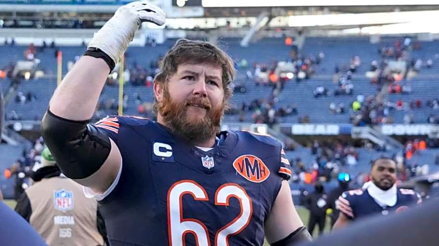 Bears' Joe Thuney a Finalist for Inaugural 'Protector of the Year' Award