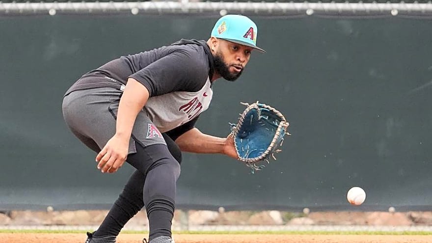 Diamondbacks Officially Release Veteran Infielder