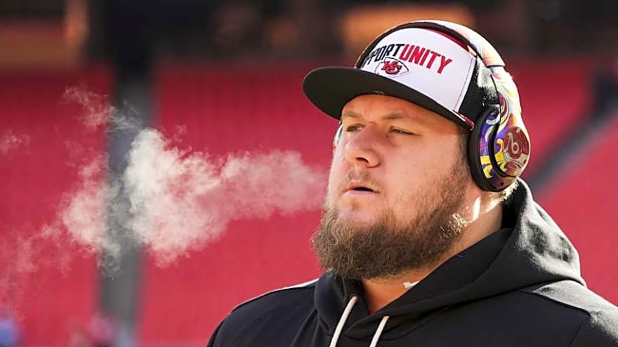 3 Winners, 1 Loser After First 24 Hours of Chiefs Free Agency