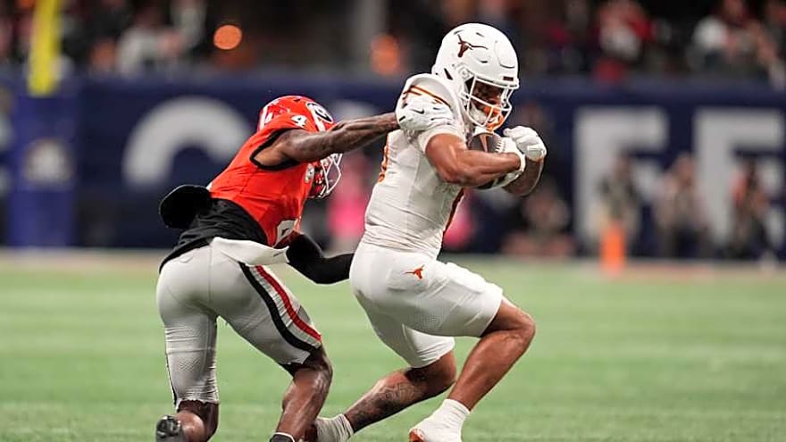DeAndre Moore Jr. Shares Steve Sarkisian&#39;s &#39;Juice&#39; During Offseason Practices