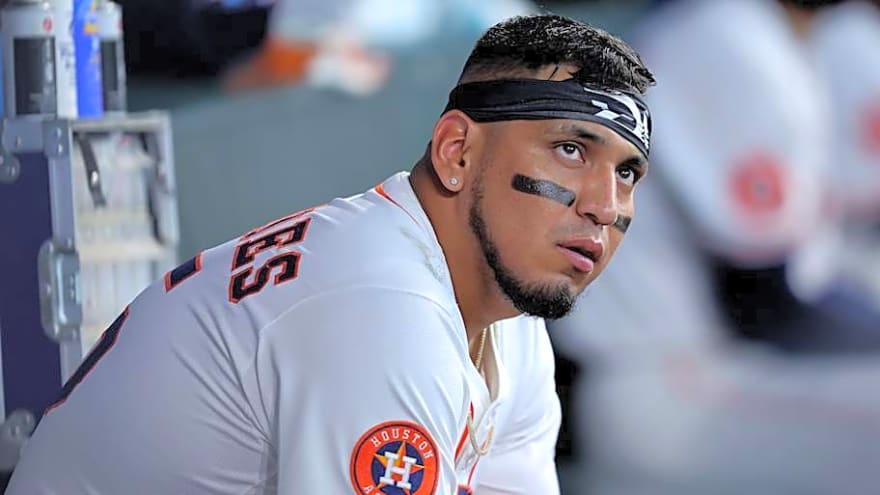 Pirates Aggressively Pursuing Astros Third Baseman