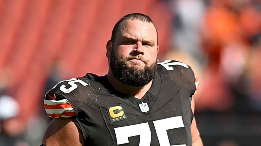 Joel Bitonio goes off on Browns fans who are focused on next year