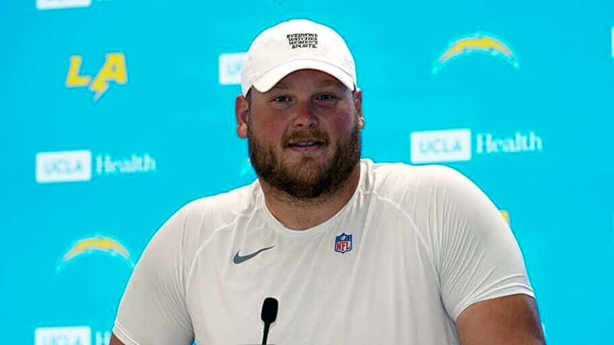 Chargers Starter Announces Sudden Retirement Ahead of Free Agency