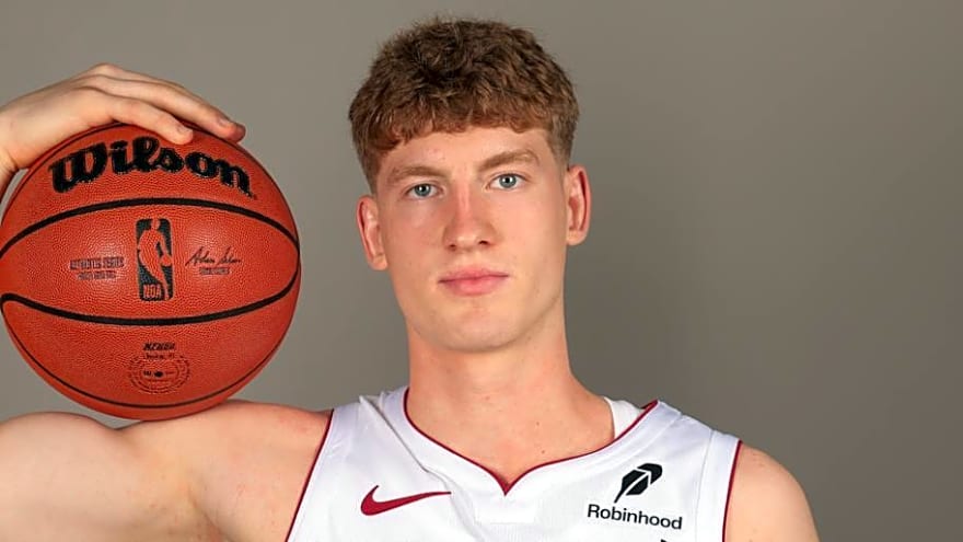 Heat Rookie Shows Passing Skill in Preseason Debut