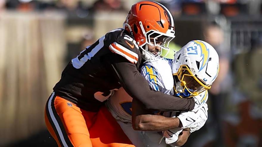 Ryan Poles Hit on a Bargain in Bears' Free Agency, and it's Winning Over Critics