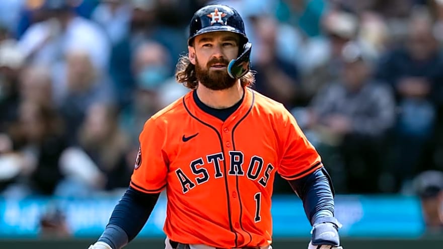 Red Sox Lose Gold Glover to Shoulder Injury With MRI Coming